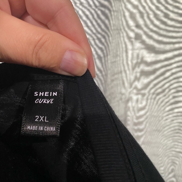 SHEIN Curve Tee - Picture 3 of 3